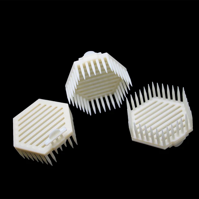 1Pcs Professzionális Bevezetés Új Bee Queen Tcage Tools King Cages Kit Hatszögletű Műanyag Doboz Méhészcellák Tenyésztési Készletei - Image 2