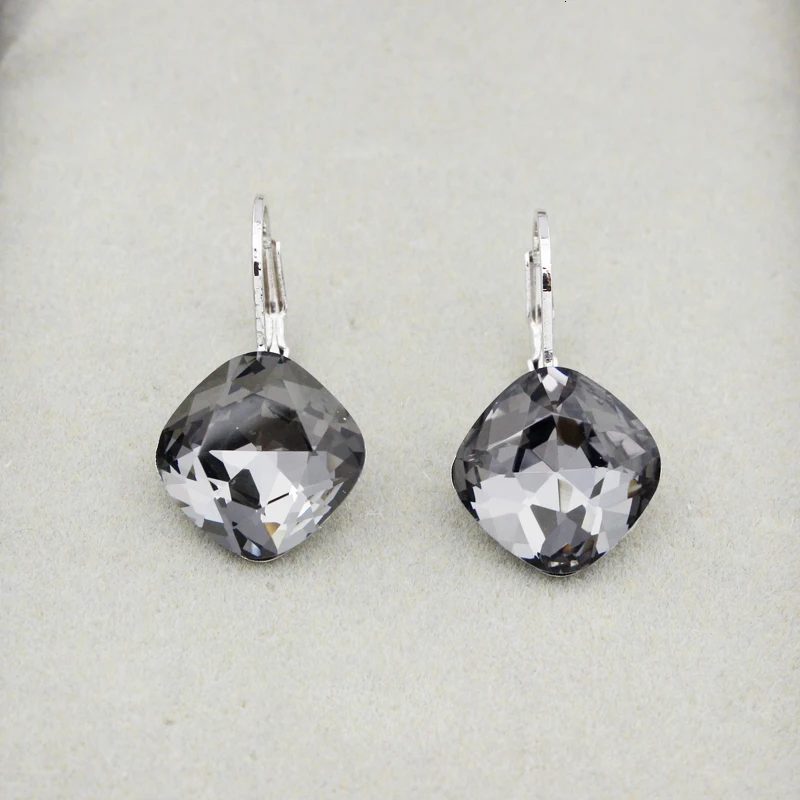 Квадратные серьги из лунного камня с кристаллами от Swarovski