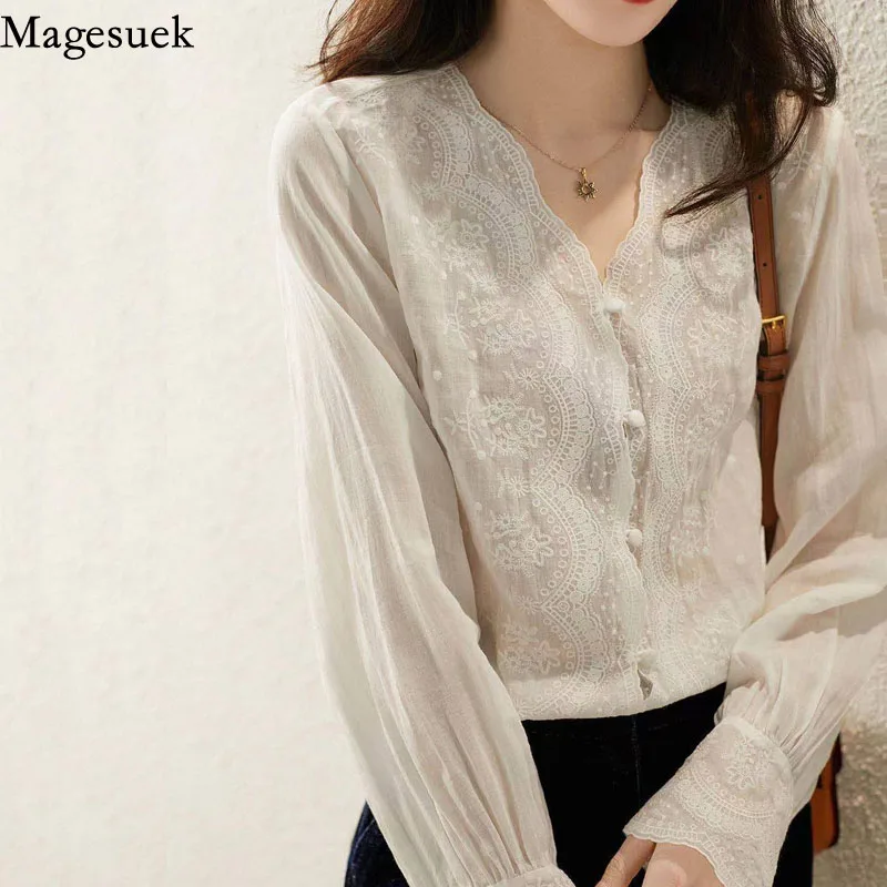 

Autumn Elegant Lace Sunscreen Women's Shirt French Embroidery Flower V Neck Blouse Women Sweet Loose Long Sleeve Linen Top 16108