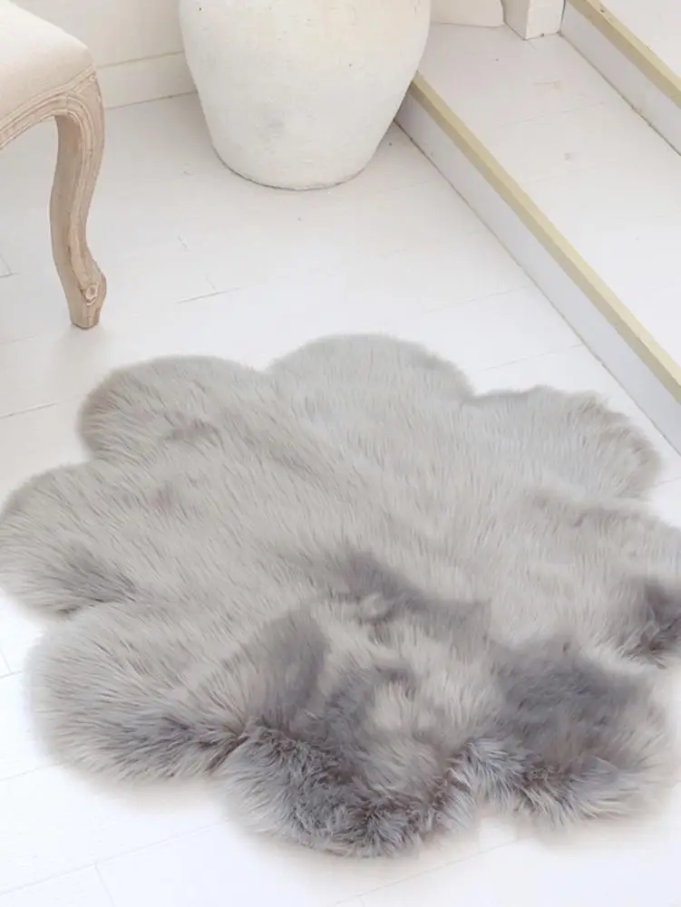 

Fluffy Rugs Eight-flower Petal Carpet Cushion Floor Mat Children Room Bedroom Shaggy Silky Plush Carpet Faux Fur Rug Bedside Rug