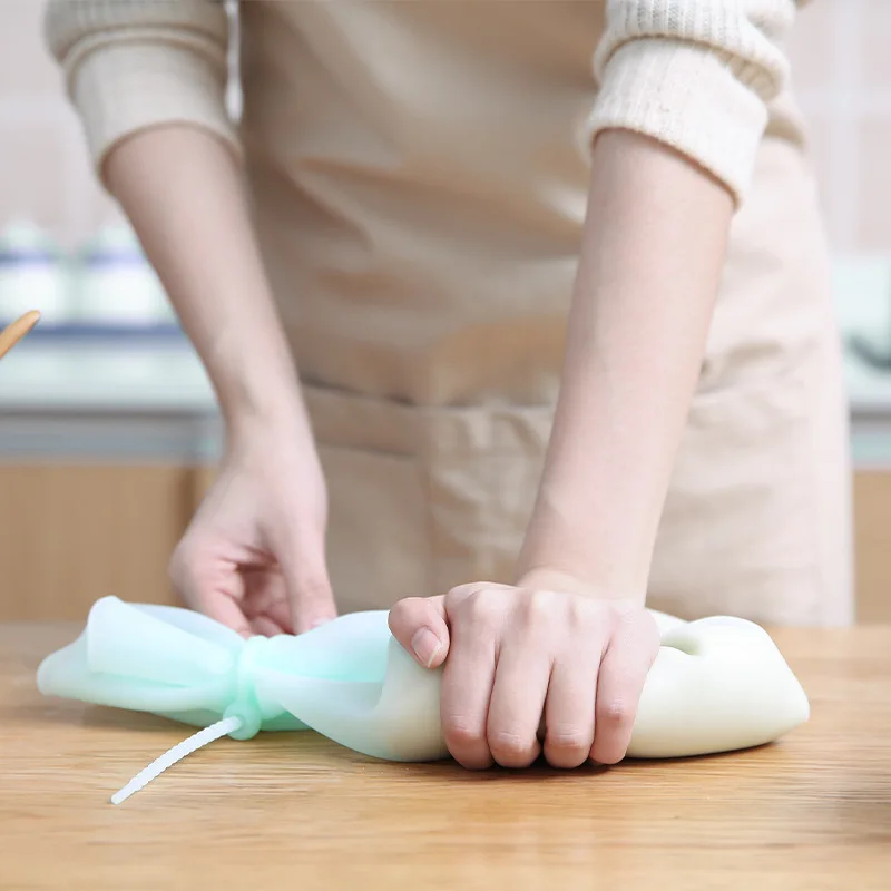 Japanese Cooking Pastry Tools Soft Silicone Preservation Kneading Dough Flour-mixing Bag Kitchen Gadget Accessories | Дом и сад