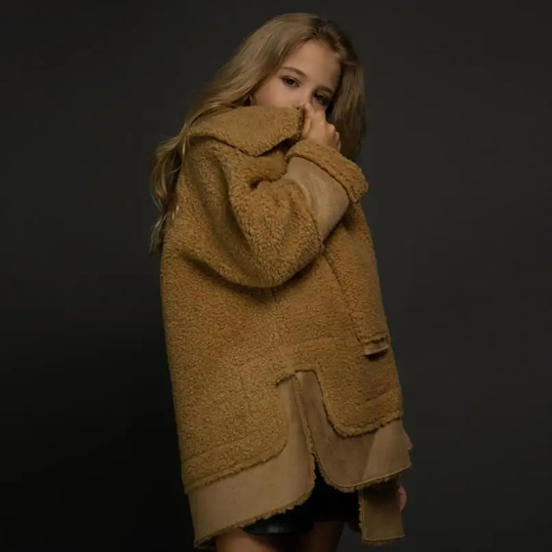 

Winter children Faux fur Jacket Girls imitation Lamb fur warm coat Composite suede Stitching Overcoat Modis Kids jacket Y2278
