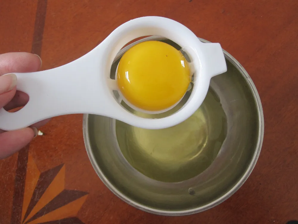 Plastic Egg Yolk White Separator Eco Friendly PP Food Grade Material 12*4.5 cm Egg Divider Tools