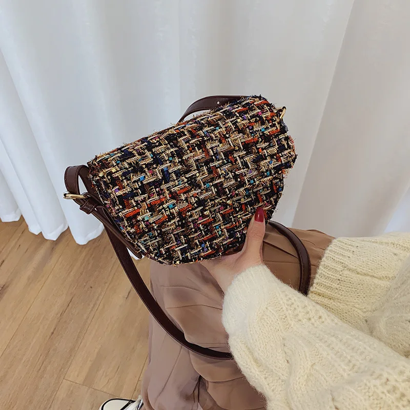 

New Arrival Bag Women's 2019 Autumn And Winter Versitile Fashion Woolen Plaid Saddle Bag Mini Crossbody Bag