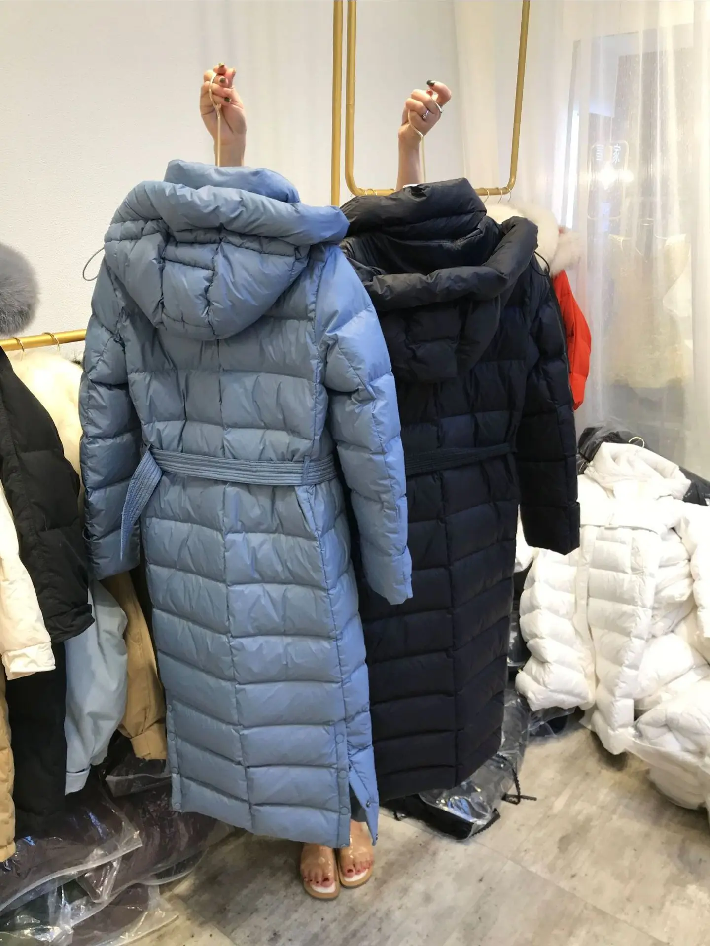 High-end Europe Hooded Down Jacket Women Long Thick White Duck Down Coat Winter Slim Fashion Ladies Parka Down Coats NS1562
