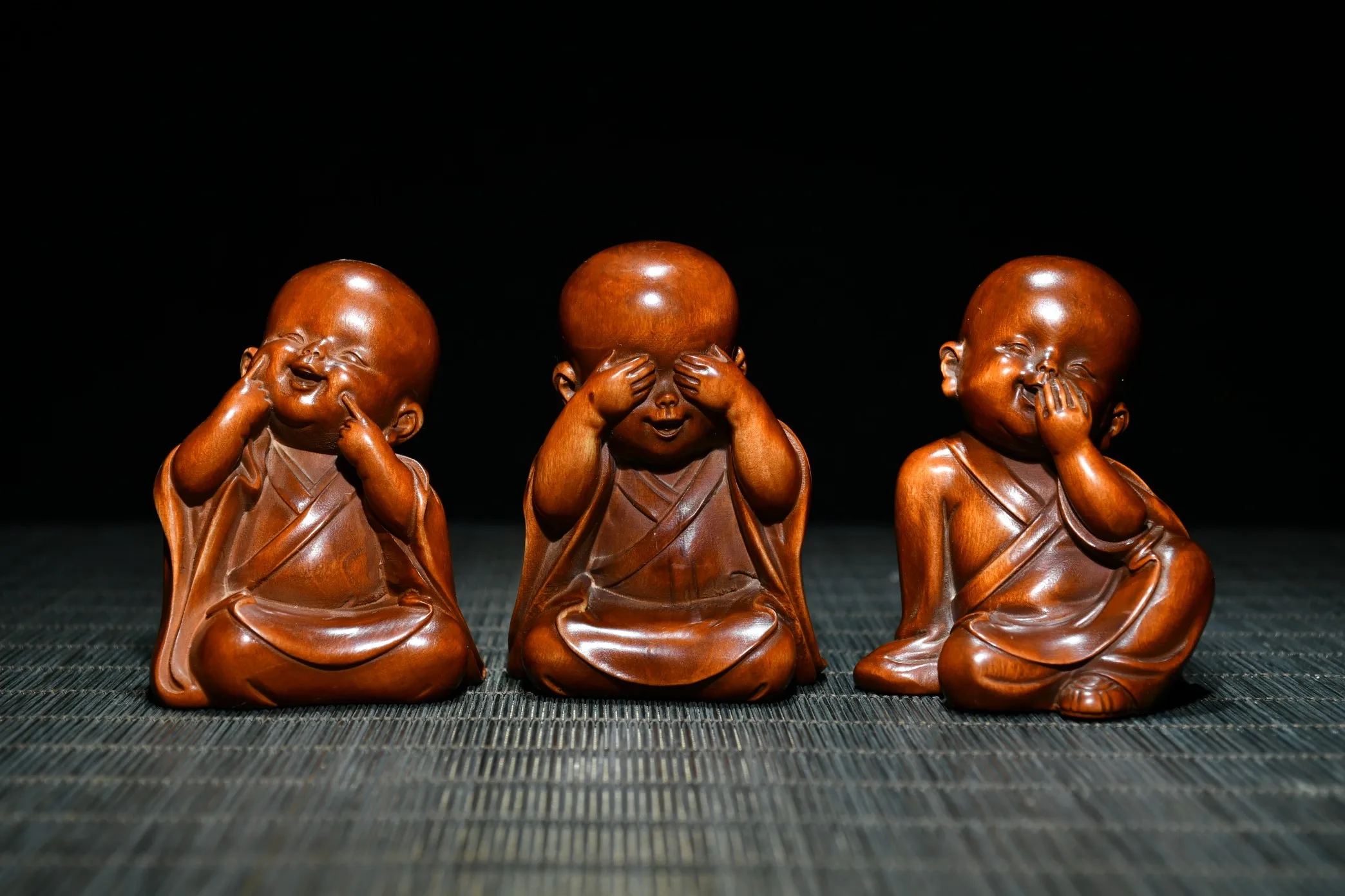 

3"Tibetan Temple Collection Old Boxwood Three no small monks set Little novice monk statue young Buddhist monk