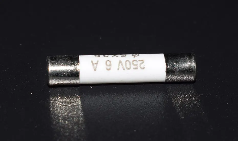 R055cylinder Тип предохранителя, 25*5 расплавленный сердечник, низкое напряжение керамический предохранитель