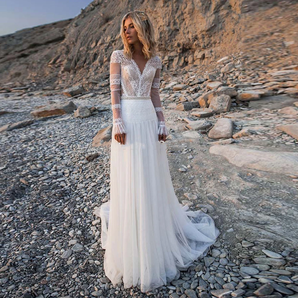 Boho Wedding Dresses Chic Lace Appliques V Neck Long Sleeves Buttons Back Bride Wedding Gowns Floor Length Soft Tulle