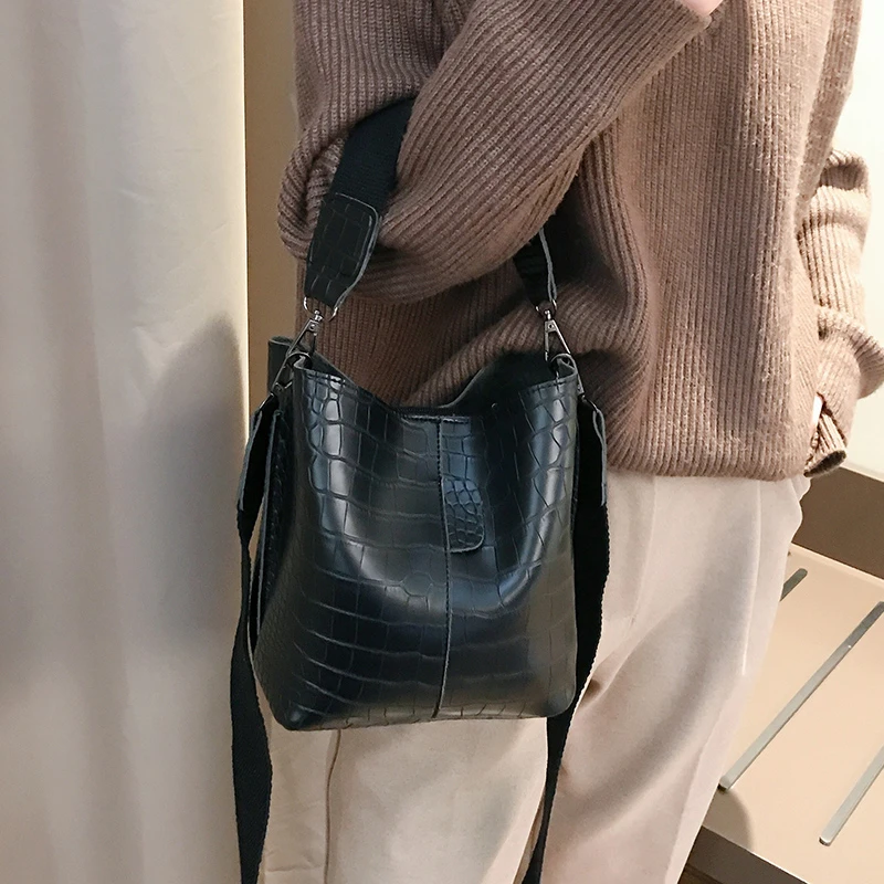 

Crocodile Pattern Crossbody Bags For Women 2019 New Quality PU Leather Women Designer's Handbags Female Bucket Bags Sac A Main