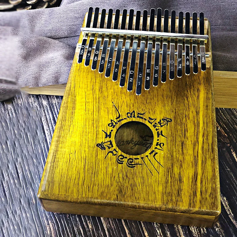 Scнапольный 17 клавиш калимба «пианино для больших пальцев» изготовлено на одной доске из высококачественного дерева из красного дерева