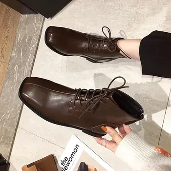 

2019 new net red Martin boots show feet small square head boots women flat bottom autumn and winter plus velvet wild