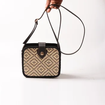 

Caker Brand 2020 Women Ratton Straw Box Bag plaid Ratton Beach Bags Wholesale