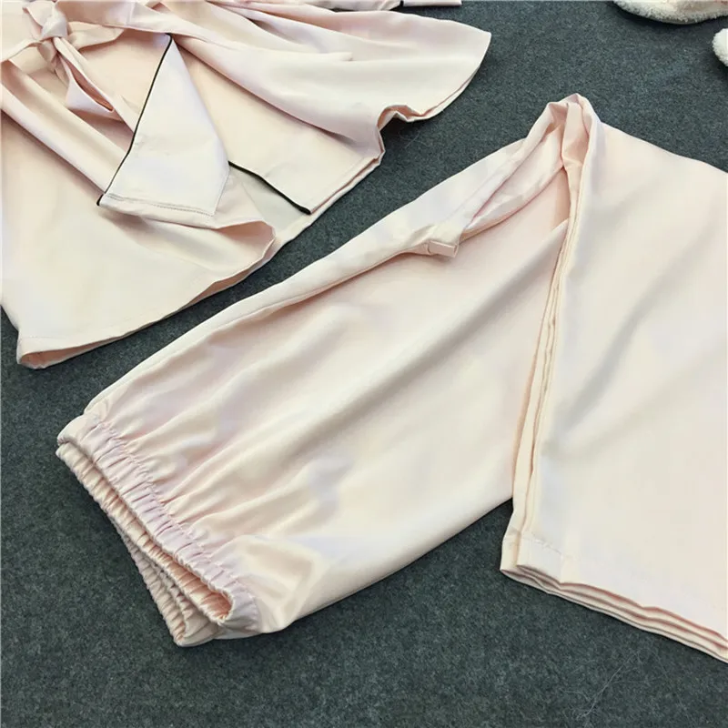 3745662852_2043651032