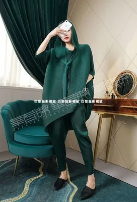 

HOT SELLING Miyake half sleeve hooded neck long T-shirt + Bloom pants solid suit IN STOCK