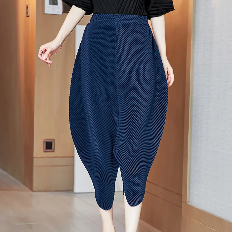 

Брюки женские повседневные летние, модные однотонные эластичные свободные плиссированные брюки Харона «миаке», 45-75 кг