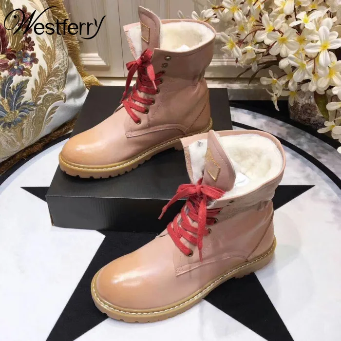 

Europe and the United States 2019 winter new leather retro flat boots warm Martin boots outdoor fur one snow boots women