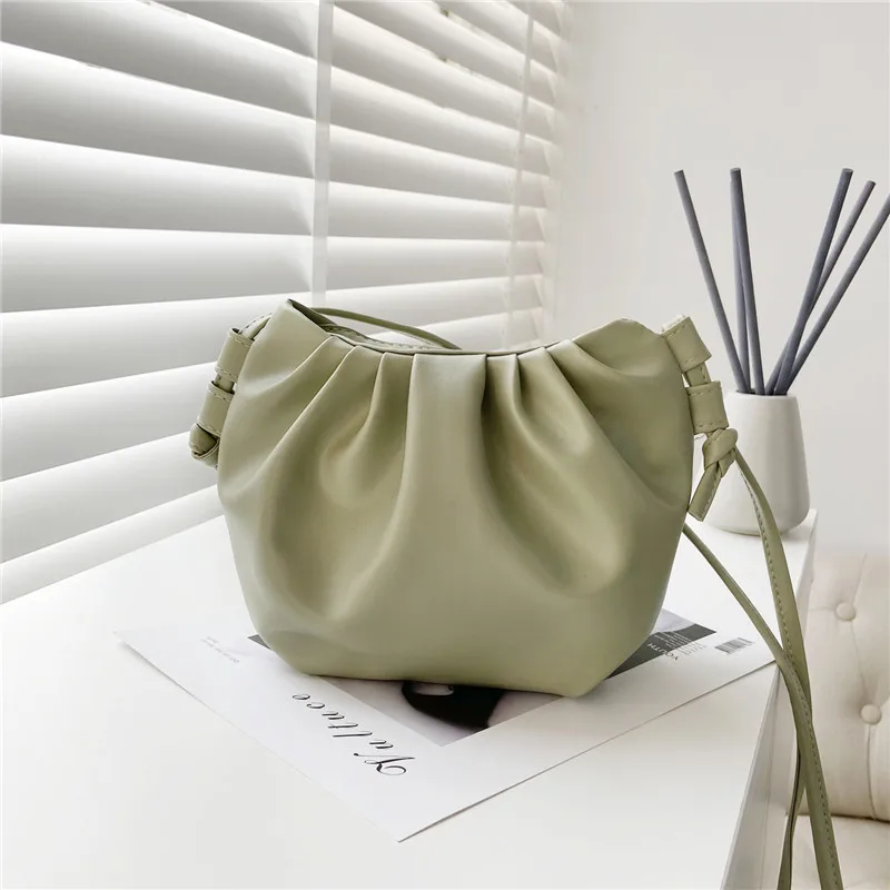 Women's Premium Shoulder Bag 2021 New Fashion Niche Design Messenger Bag Female Wild Western Style Female Bag Mini Cloud Bag 2