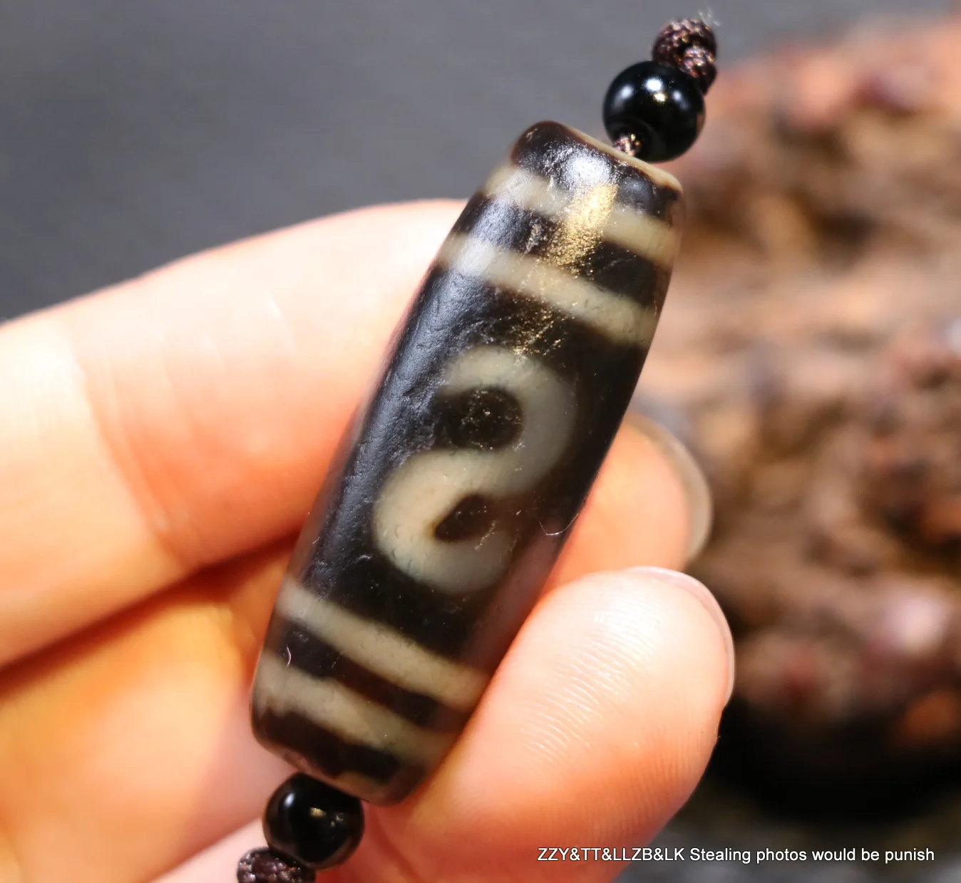 

Magic Power Energy Tibetan Old Agate S Money Hook Be Rich Symbolize dZi Bead Amulet Pendant Talisman 5A+ T UPD220102A15