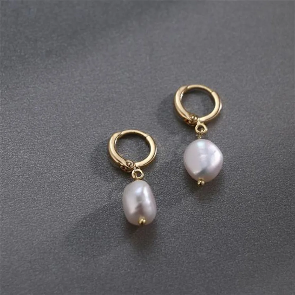 Minimalist Earrings Image 3