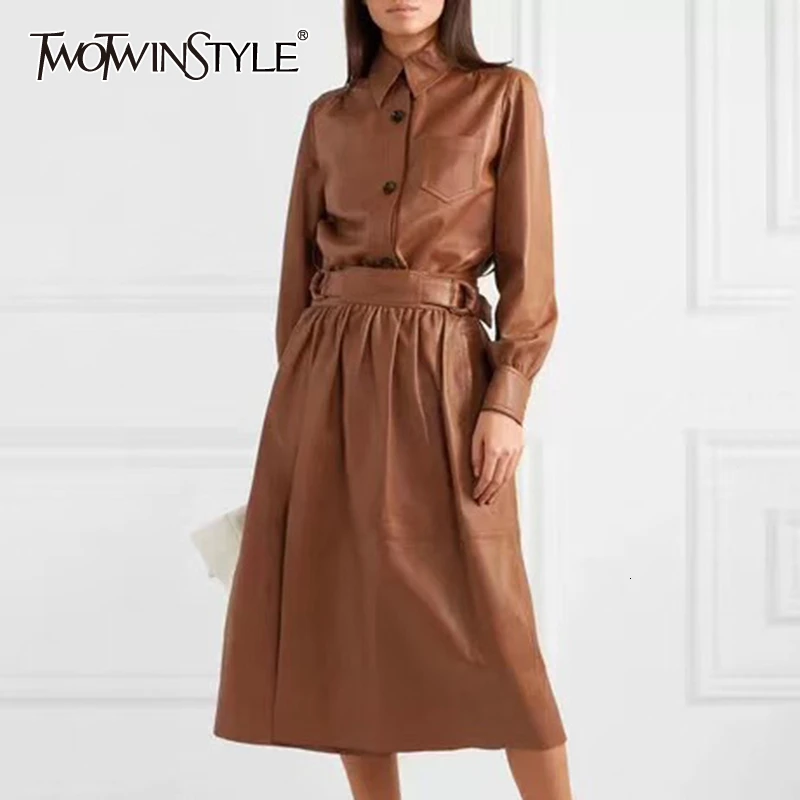 TWOTWINSTYLE из искусственной кожи Комплект двух предметов для Для женщин отложным