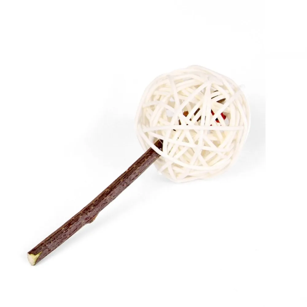 

1pc Cat Snacks Wood Kitty Dog Chewing Toys With Bell Scorpio Grinding Teeth Fun Funny Cat Stick Built-in Bells Rattan Ball Toys