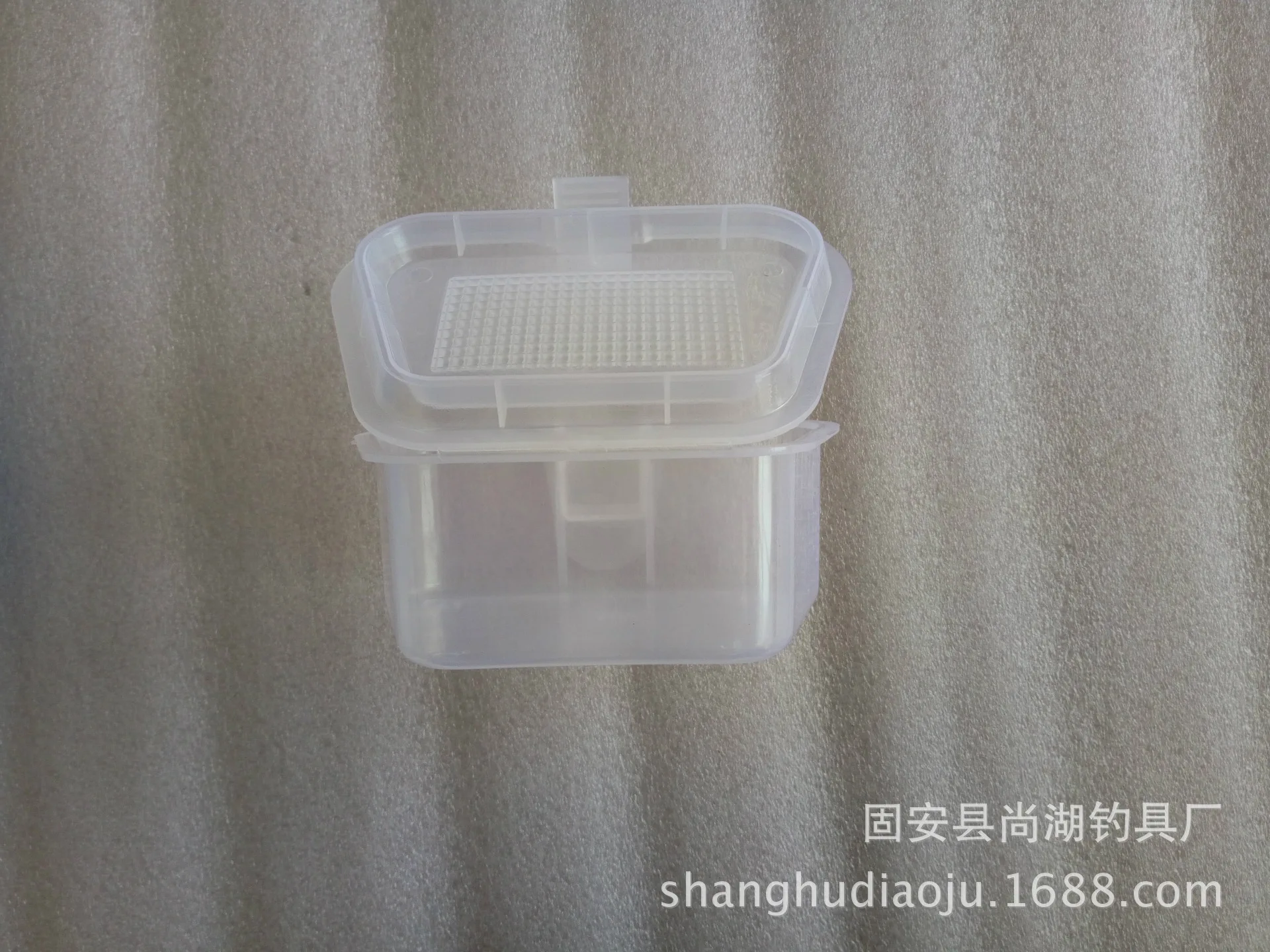 

Plastic Earthworm Box Fishing Tackle Box Bloodworm Box Angling Supplies