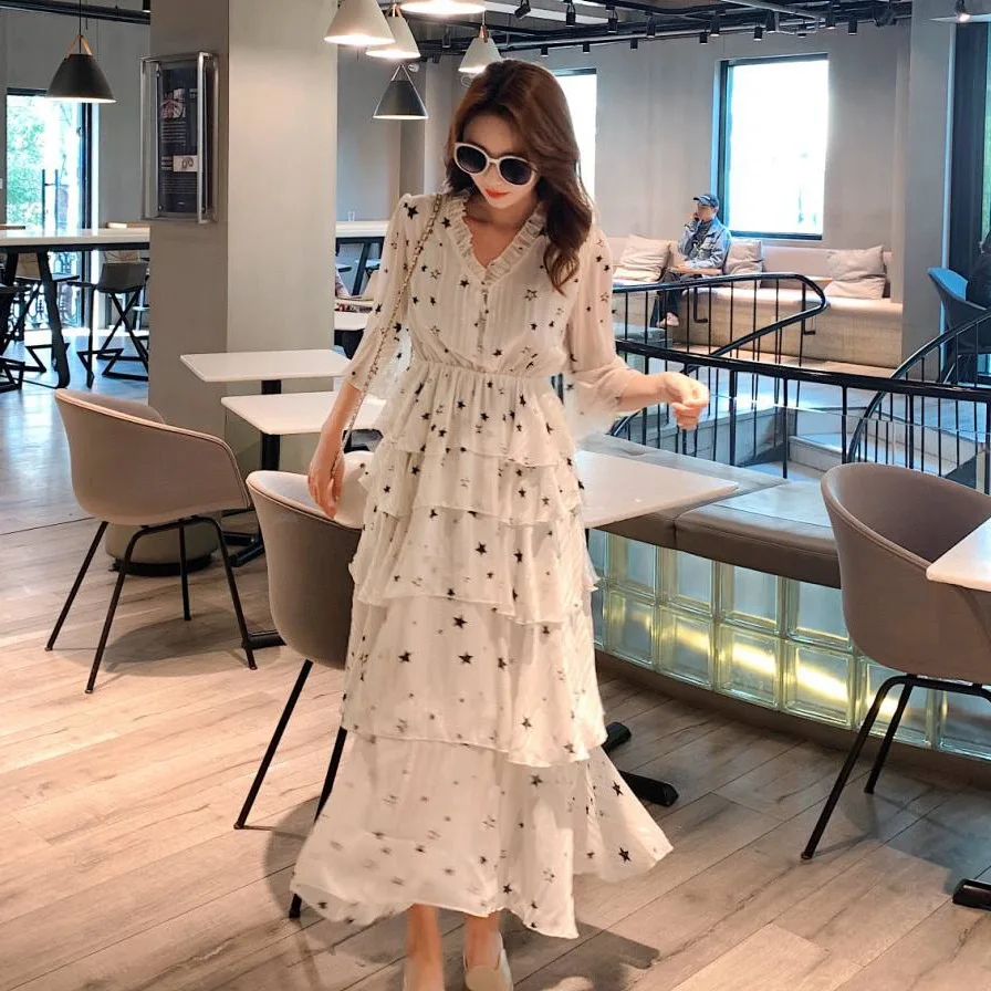 

Photo Shoot INS Sweet White Silver Star Printed Long Waist Hugging V-neck Trumpet Three-quarter-length Sleeve Cake Dress Women's