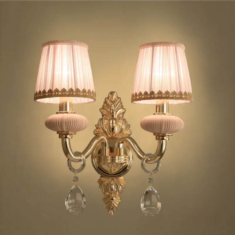 

Керамические настенные светильники в Европейском стиле, романтическая лампа для спальни, настсветильник освещение с тканевым абажуром для гостиной, коридора, хрустальные бра