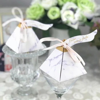 

50pcs Hot Sale Triangular Pyramid Pineapple Marble Wedding Favors Candy Box Party Supplies Bomboniera Thanks Gift Chocolate Box