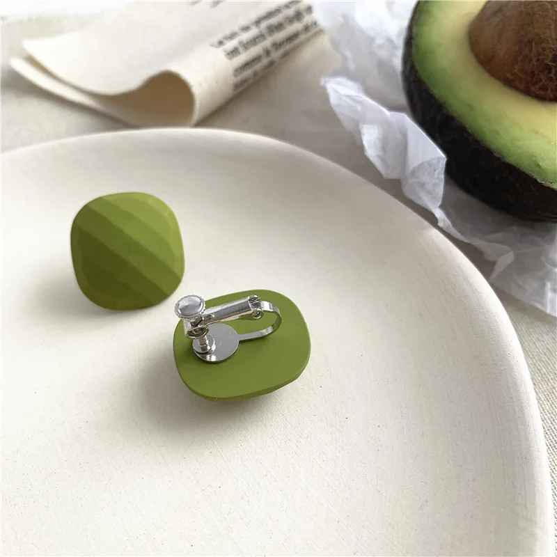 2020 Korean Round Green Resin Stone Earrings Retro Fresh Green Acrylic Flower Geometric Square Clip on Earrings Without Piercing 