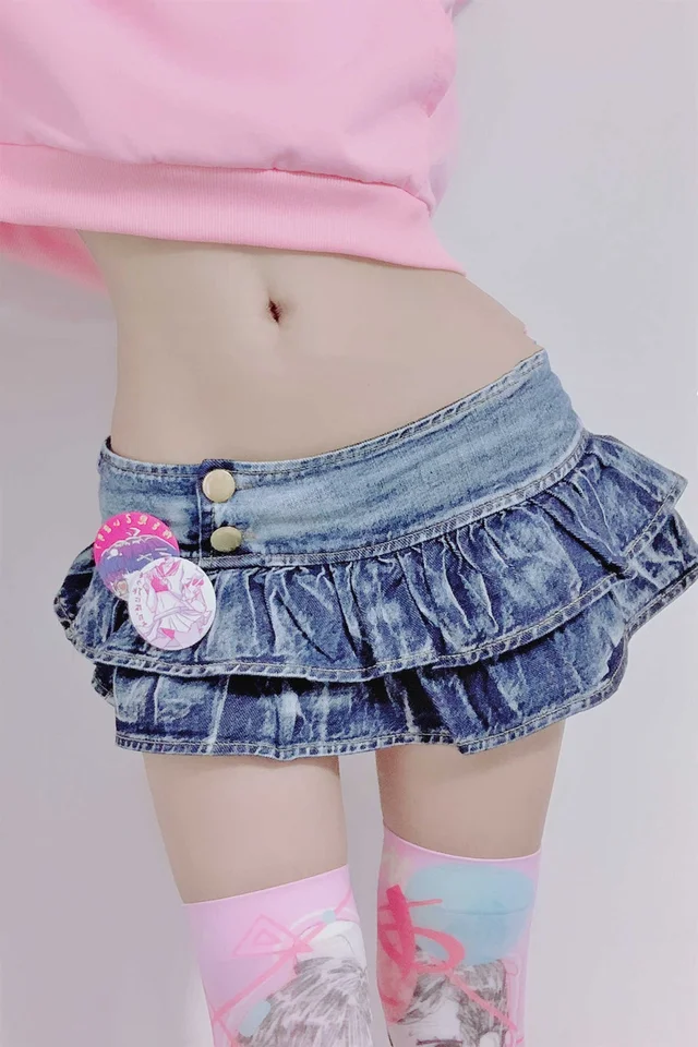 low waisted denim mini skirt