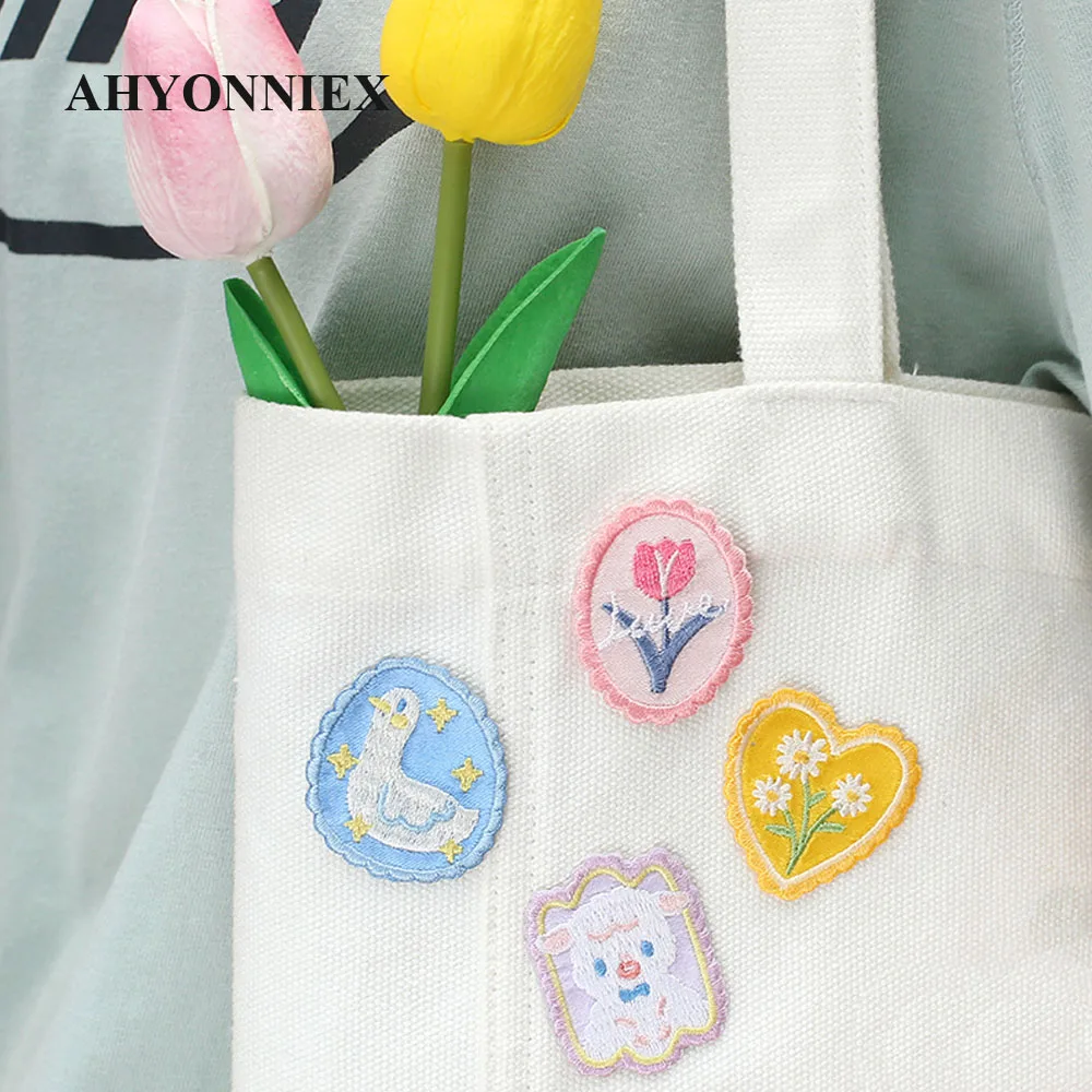 AHYONNIEX Süße Bestickt Gänseblümchen Patches Eisen Auf Oder Nähen Stoff Aufkleber Für Kleidung Nette Dark Schafe Patches Appliques DIY