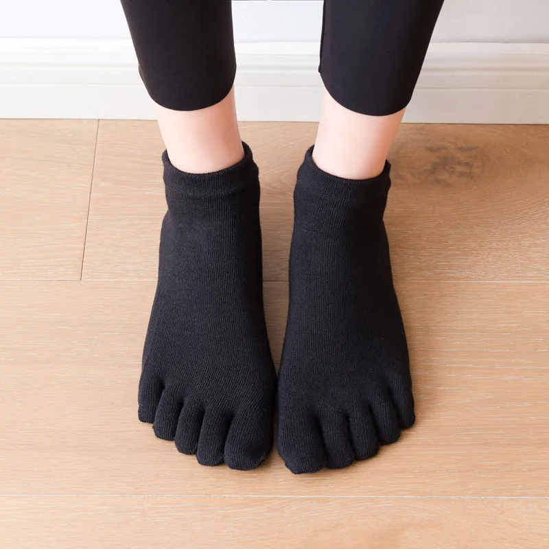 2023 Women Breathable Pilates Socks Anti-Slip Five Toe Yoga Socks Quick-Dry Cotton Ladies Ballet Dance Elasticity Fitness Socks