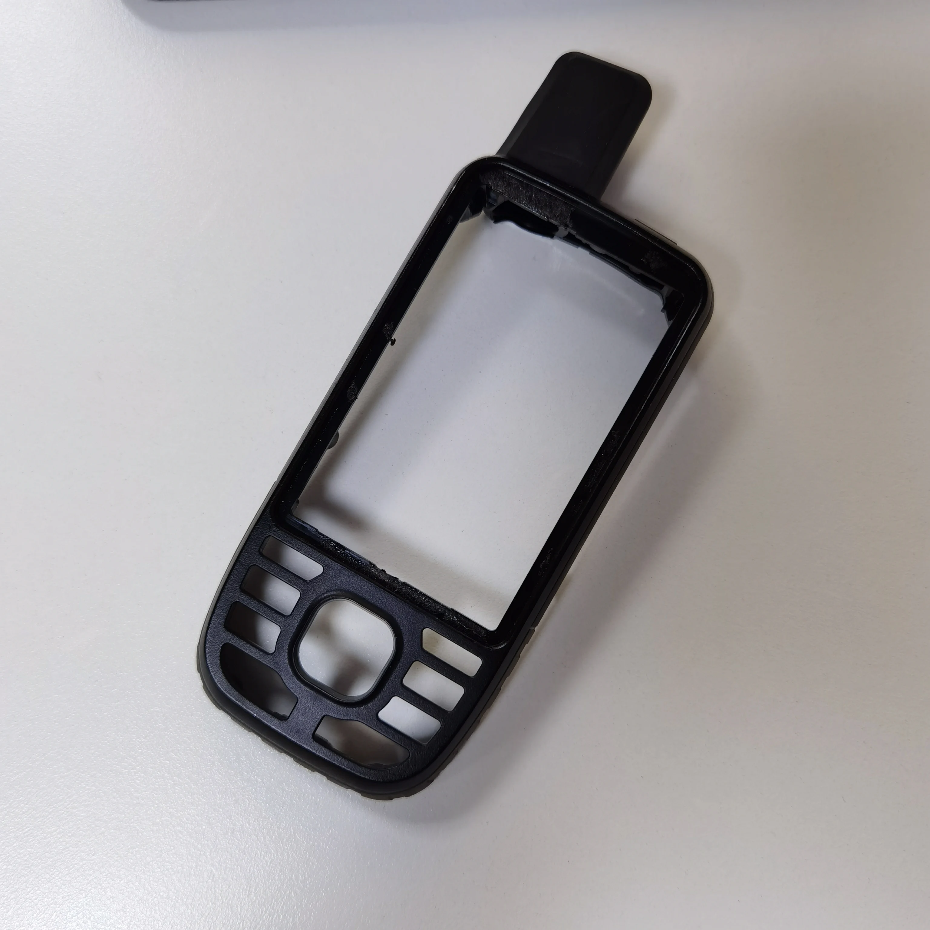 

Передняя рамка без дисплея и кнопок для замены Garmin GPSMAP 66st