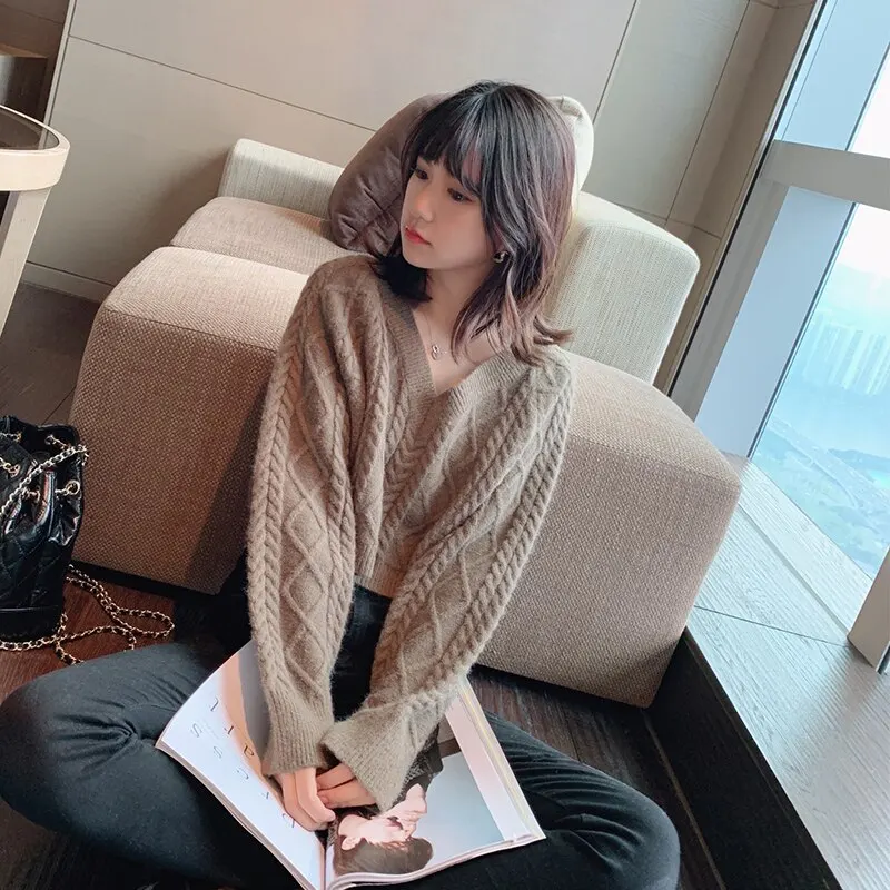 

Mishow 2019 Autumn Fashion Vneck Short Knit Sweater Women Causal Loose Solid Knit Pullover Tops MX19D5551