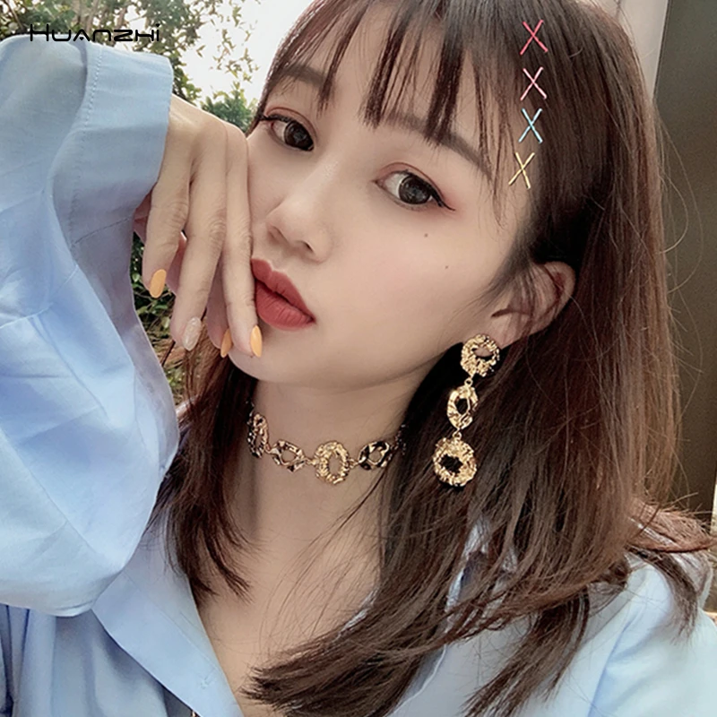 

HUANZHI 2019 New Star Same Paragraph Geometric Irregular Bump Fold Hollow Wafer Gold Metal Necklace for Women Girl Party jewelry