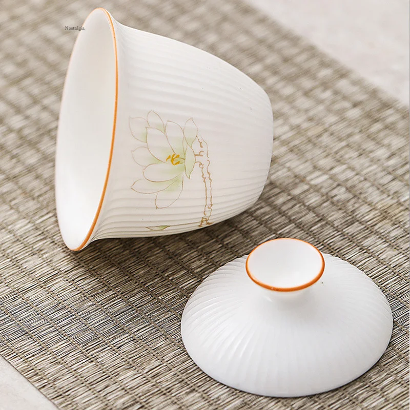 HMLOVE White Porcelain Gaiwan Anti-scalding Cover Bowl Stripe Lid Kung Fu Tea Sets Handmade Tureen Travel Teaware Gift 130ML
