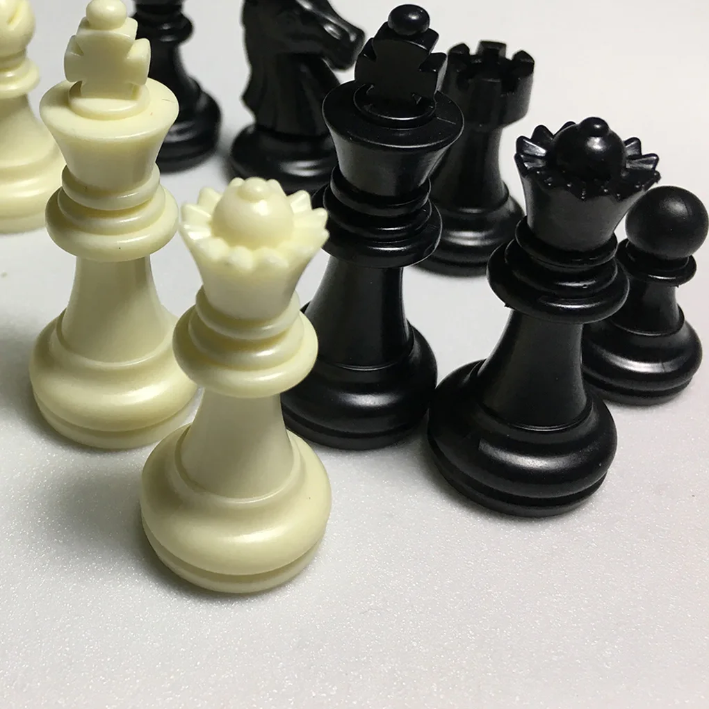 32Pcs/Set Medieval Plastic Chess Pieces Set King Height 49mm Board Game Chess Pieces for International Competition