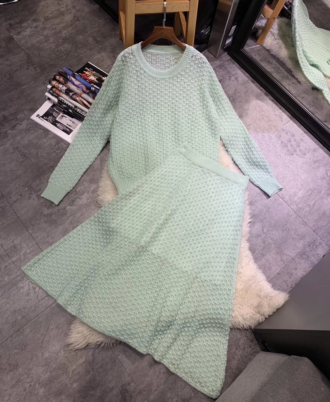 

2019 ladies fashion hook flower hollow suit top + elastic waist skirt 2 sets 0820