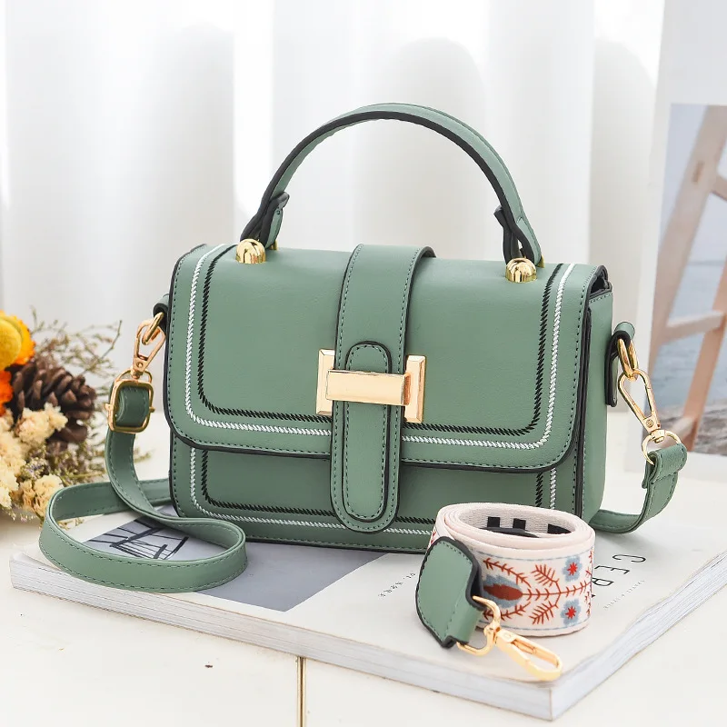 Small bag female 2021 new trendy female bag Korean version of fresh and small fragrance fashion one-shoulder messenger