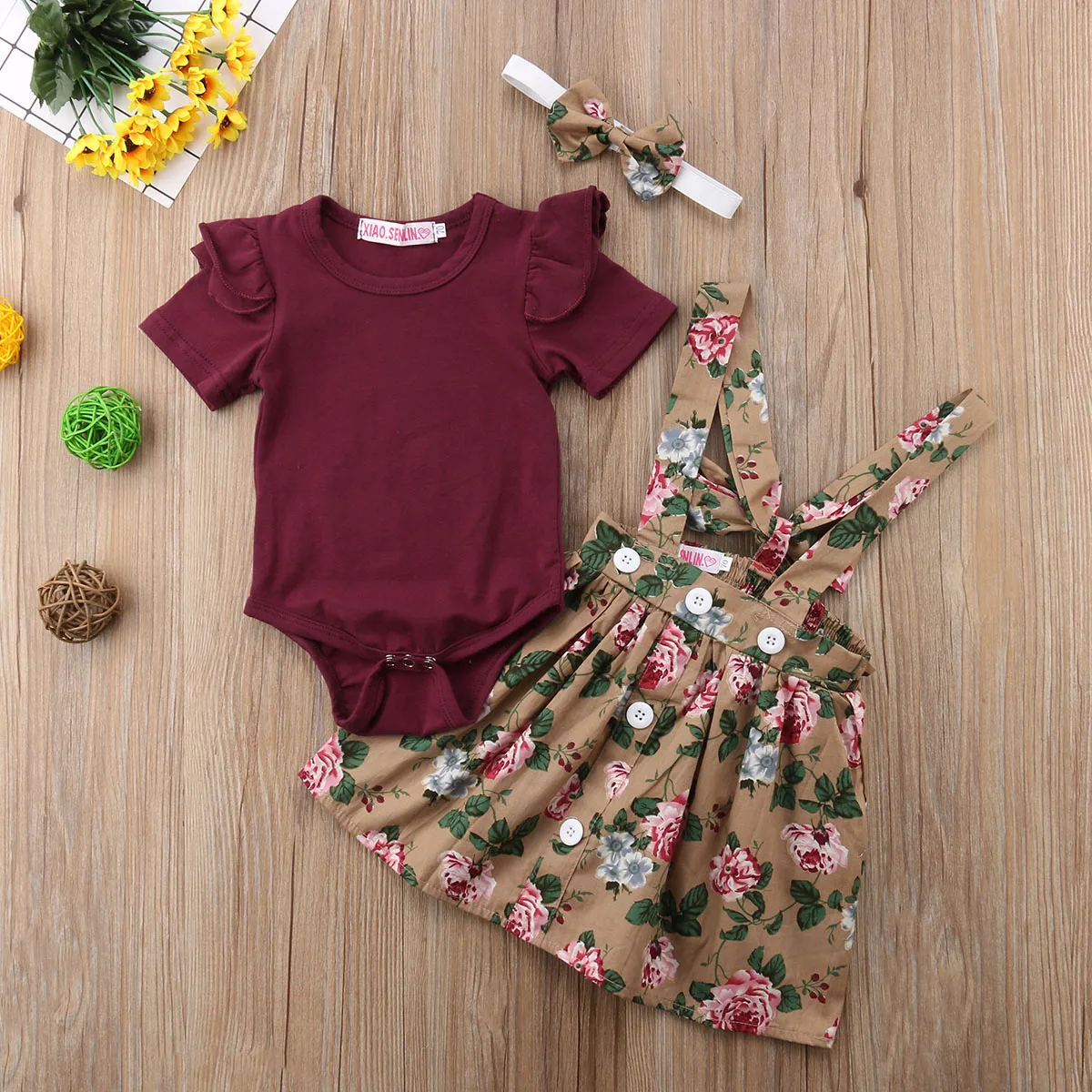 Новые летние комплекты одежды для маленьких девочек боди с короткими рукавами топ+ платье с цветочным принтом на бретелях+ Набор резинок для волос 0-24 месяцев