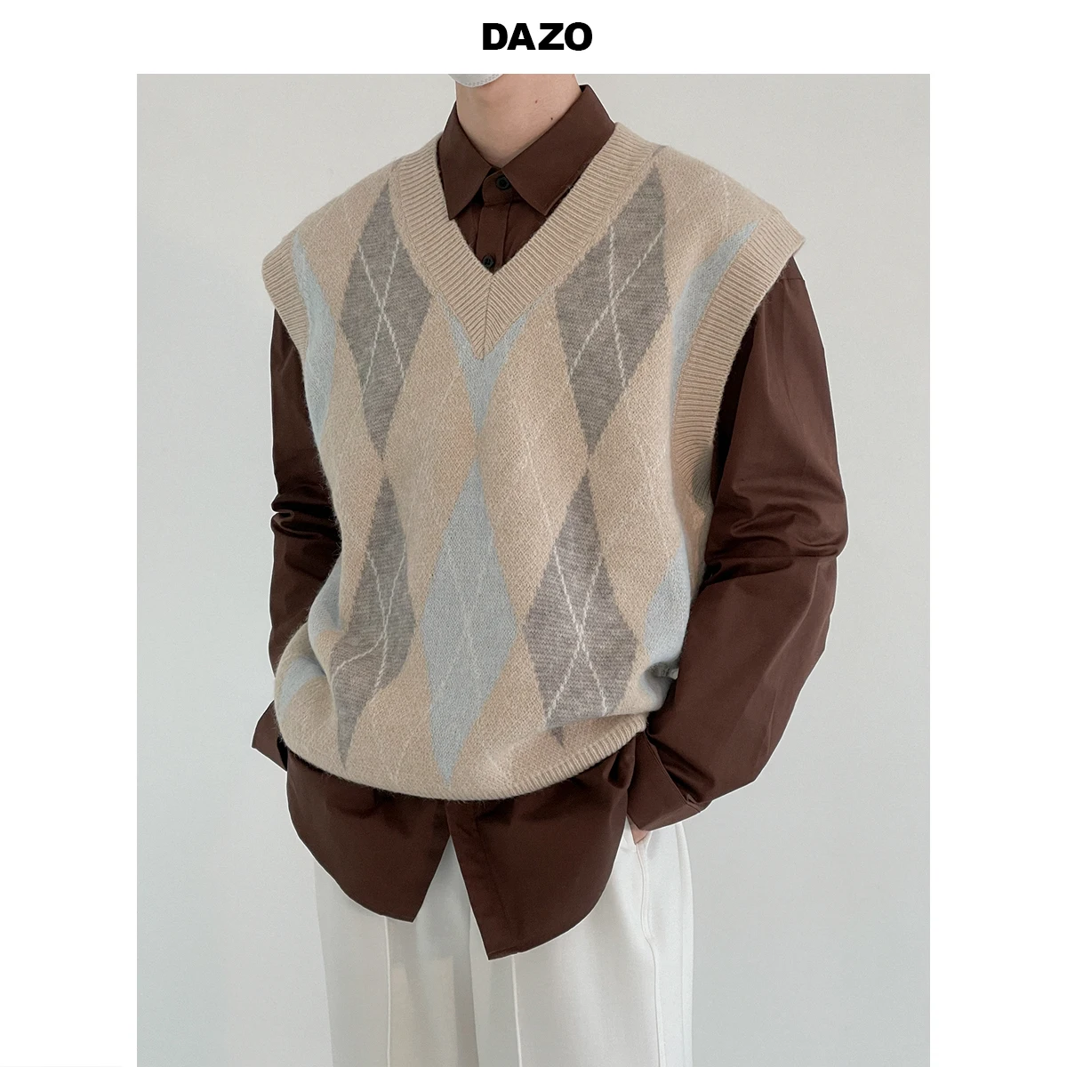 

Retro Hong Kong style diamond knitted vest men's autumn loose stacking V-neck sweater vest trend ins
