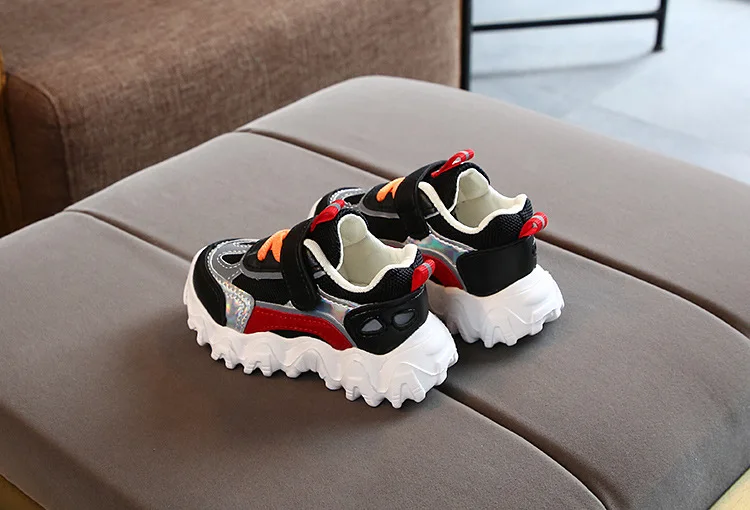 13094451739_1245930263