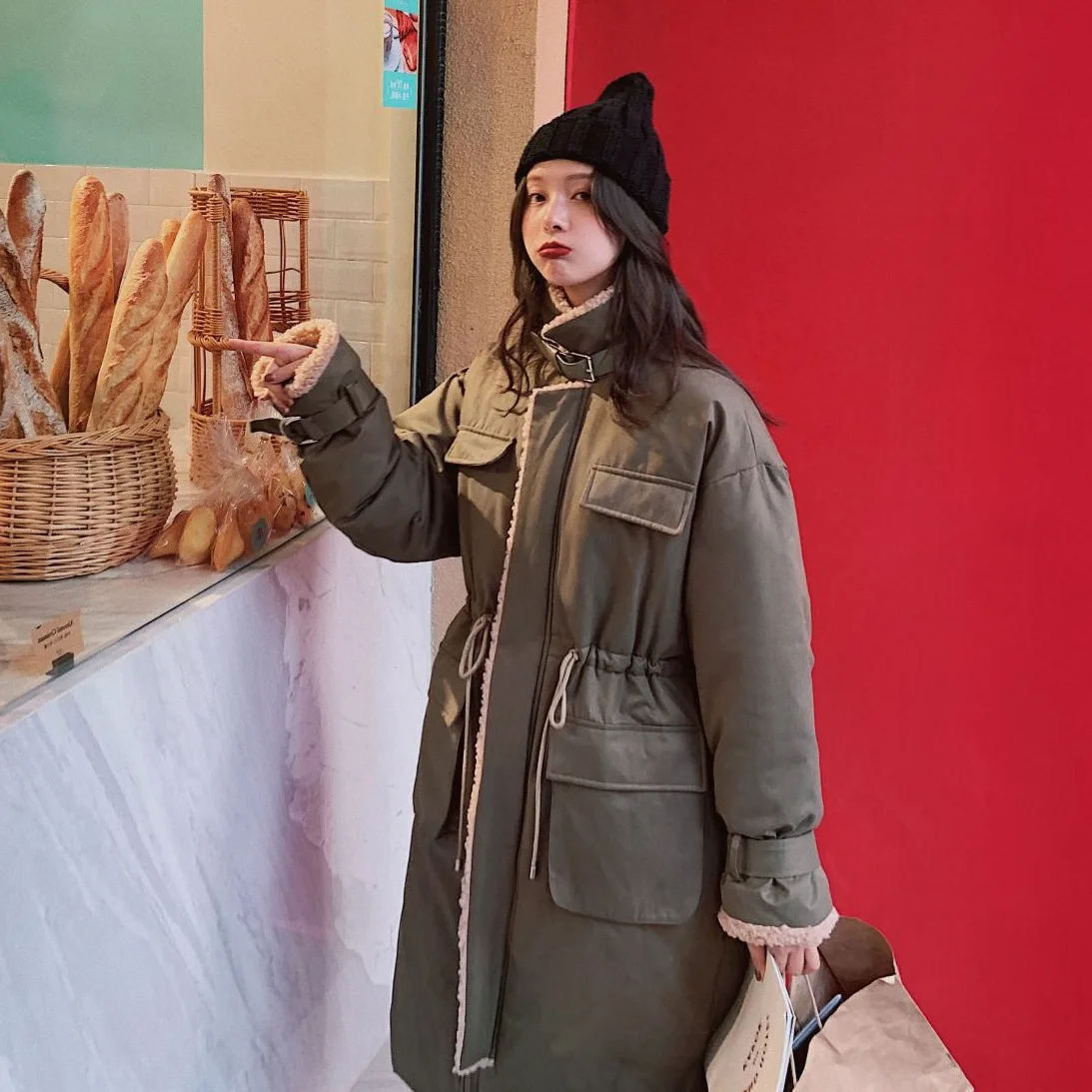 

Photo Shoot CHIC Army Green Mid-length Handsome Lambs Wool Joint Stand Collar Drawstring Waist Hugging Workwear Cotton Coat Coat