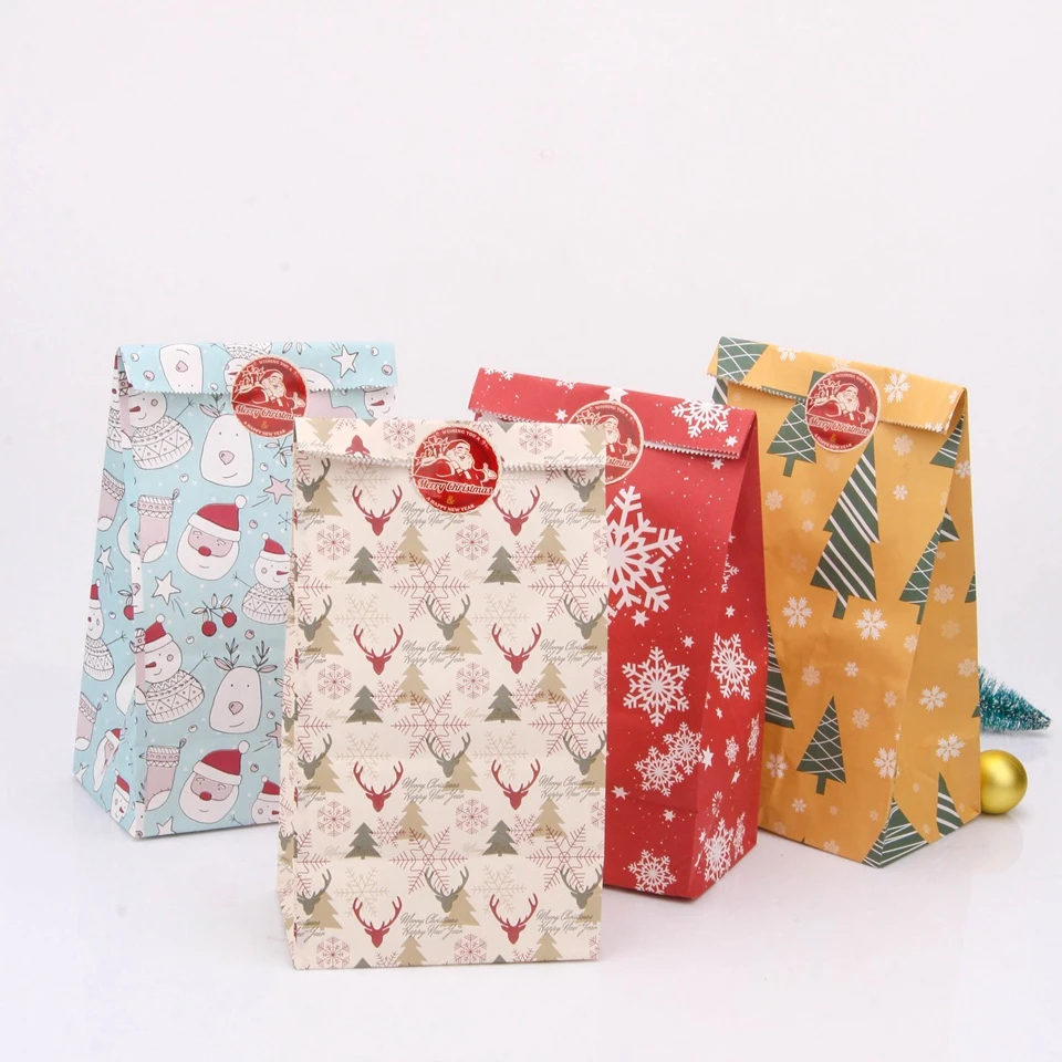 

4PCS Snowflakes Candy Gift Bags With Stickers Mix Types Deer Merry Christmas Guests Packaging Boxes Christmas Party Gift Decor