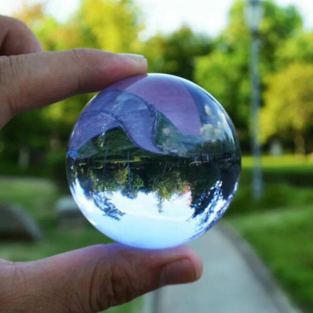 Siumir Boule de Cristal avec Base en Cristal, K9 Clair Sphère de Cristal 60  mm Boule en Verre pour la Photographie, la Décoration, Méditation :  : Cuisine et Maison