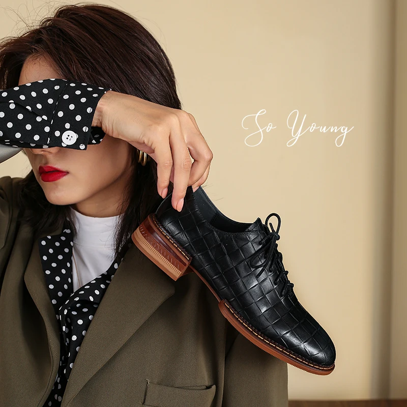 

INS Women pumps natural leather shoes Checkered embossing Cowhide women shoes fashion Retro car stitching British style