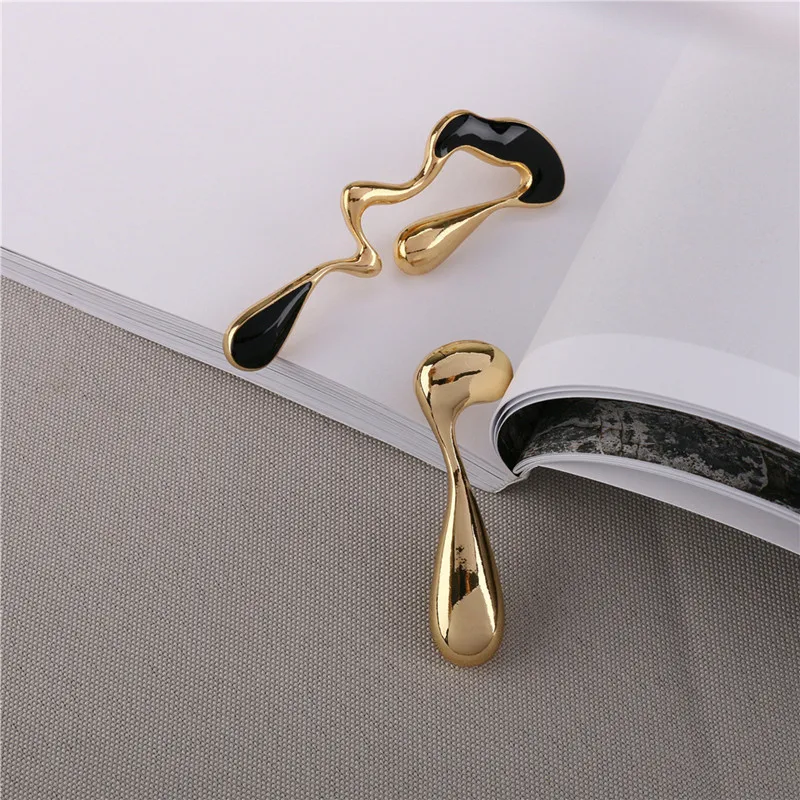 12124467199_217880302