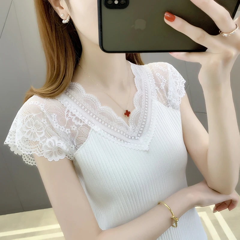 

Room 201335, Row 6, No. 6, middle] real shot V-neck lace splicing solid color Pullover ice silk short sleeve 26