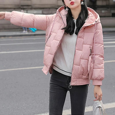 Повседневное тонкое пуховое пальто с капюшоном женские зимние короткие свободные плотные однотонные пуховики женские высокие уличные корейские модные пиджаки на молнии - Цвет: pink